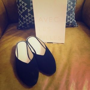 Avec Les Filles black suede mules!!